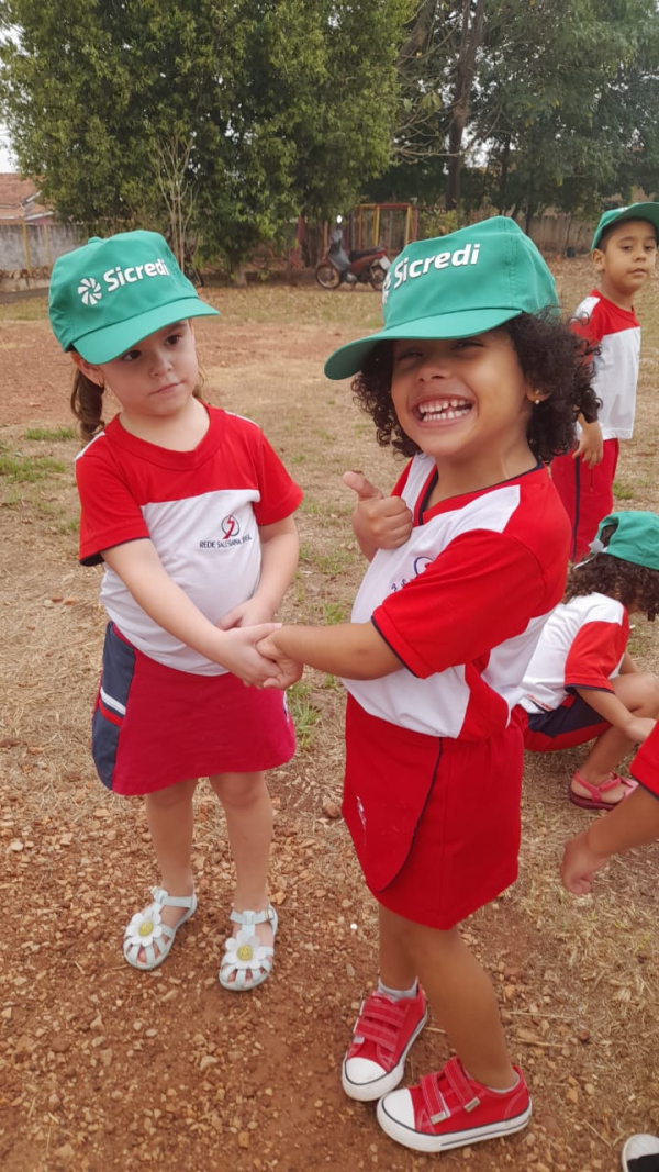 Maternal III em sua aula de campo.💐