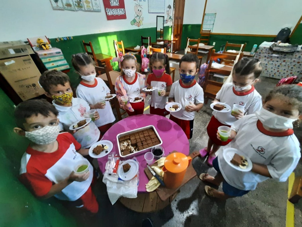 Receitinhas no Nível ll: &quot;Bolo da Tia Nastácia e Suco da Cuca&quot;