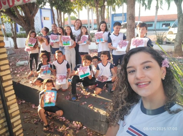 Colagem com elementos da natureza.✨💐