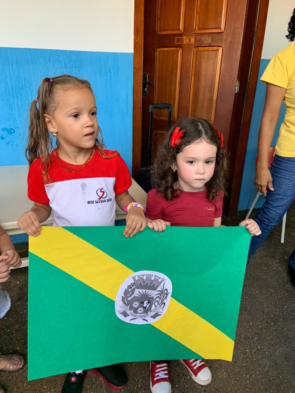 “Pra sempre és, minha paixão. Araputanga do meu coração!”