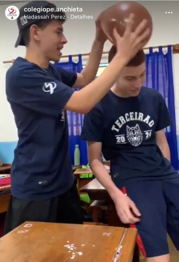 Processos de Eletrização por atrito, contato e indução.