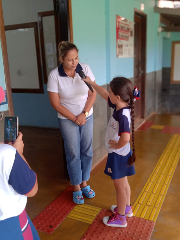 Entrevista com funcionários da escola. 2° Ano.