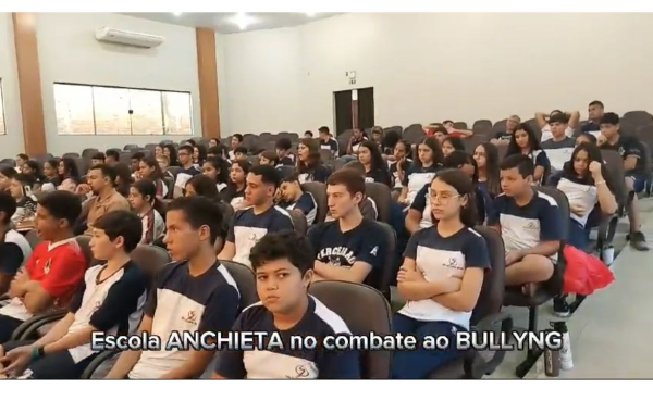 Júri simulado com o tema Bullying na escola.