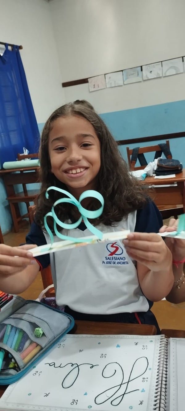 Bonecos dan&ccedil;antes referentes A escultura de Edgar Degas intitulada "Little Dancer Aged Fourteen".