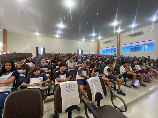 Brasil Indígena, tema da palestra com o Fundamental II e Ensino Médio, da escola Pe. José de Anchieta.