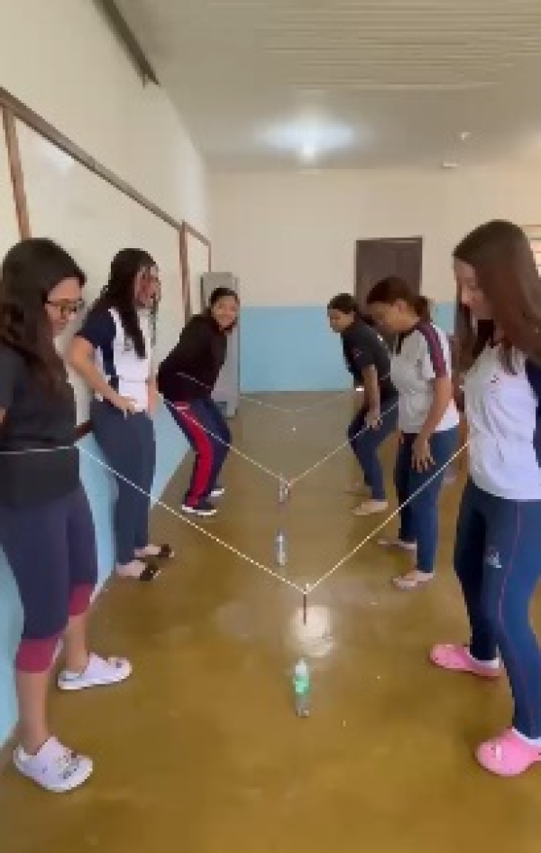 Brincadeira: Caneta na Garrafa ✏️